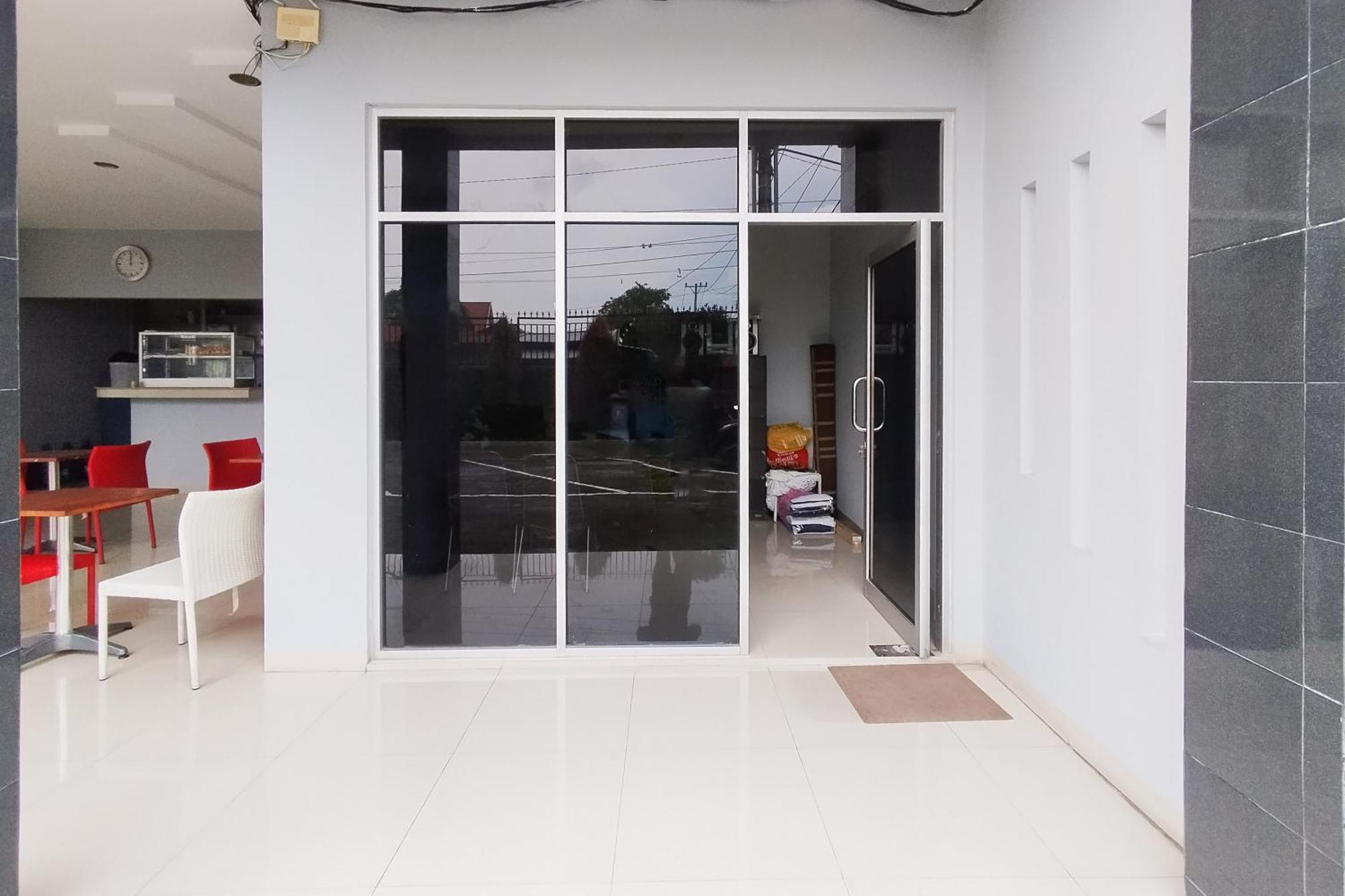 מלון Sunggal Reddoorz Syariah Near Lotte Grosir Medan מראה חיצוני תמונה