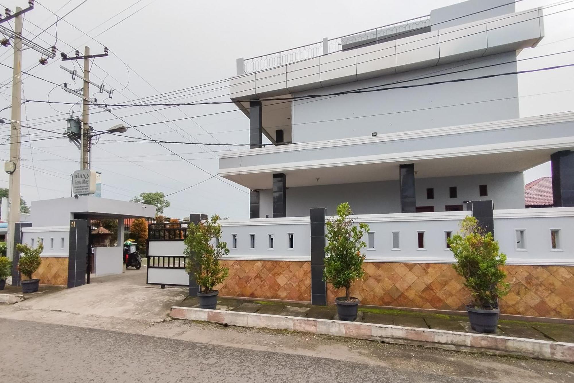 מלון Sunggal Reddoorz Syariah Near Lotte Grosir Medan מראה חיצוני תמונה